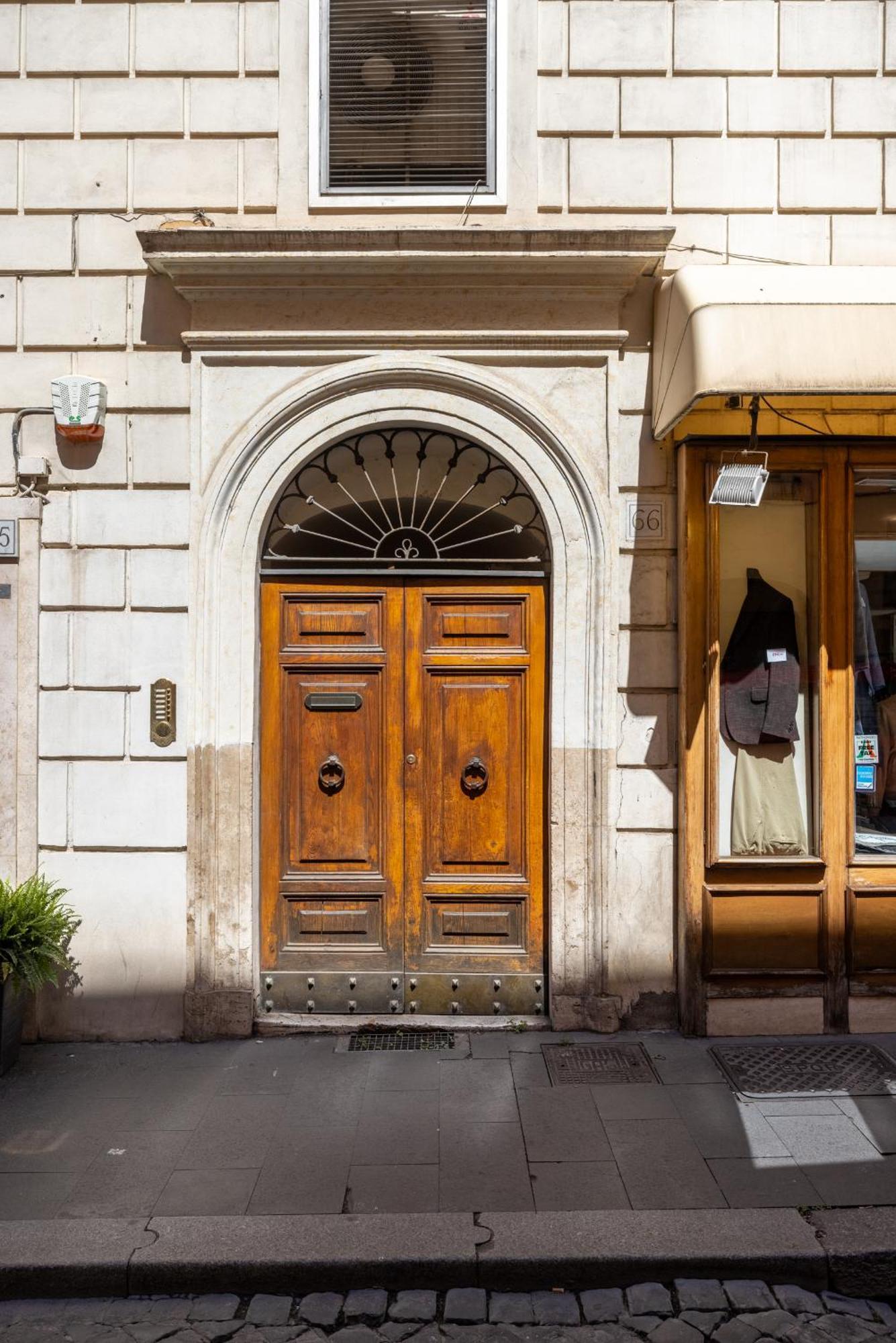 Charming Apartment At Spanish Steps, No Elevator ローマ エクステリア 写真